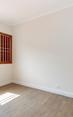 Casa à venda com 252m², 4 quartos e 2 vagas Casa à venda com 252m², 4 quartos e 2 vagasQuarto 1