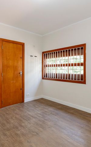Casa à venda com 252m², 4 quartos e 2 vagas Casa à venda com 252m², 4 quartos e 2 vagasSuíte