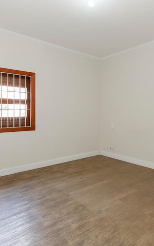 Casa à venda com 252m², 4 quartos e 2 vagas Casa à venda com 252m², 4 quartos e 2 vagasSuíte