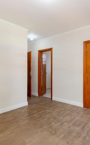 Casa à venda com 252m², 4 quartos e 2 vagas Casa à venda com 252m², 4 quartos e 2 vagasSuíte
