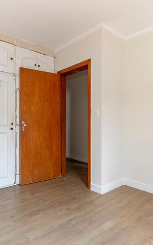 Casa à venda com 252m², 4 quartos e 2 vagas Casa à venda com 252m², 4 quartos e 2 vagasQuarto 1