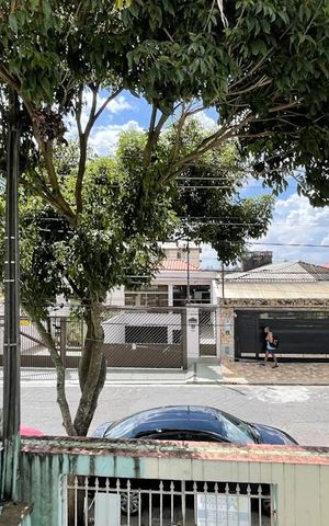 Casa à venda com 200m², 3 quartos e 4 vagas Casa à venda com 200m², 3 quartos e 4 vagasVista - Quarto 2