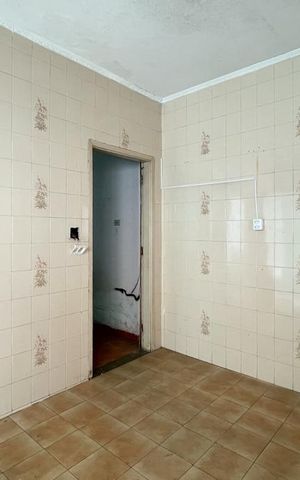 Casa à venda com 200m², 3 quartos e 4 vagas Casa à venda com 200m², 3 quartos e 4 vagasCozinha