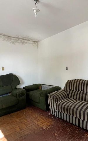 Casa à venda com 200m², 3 quartos e 4 vagas Casa à venda com 200m², 3 quartos e 4 vagasQuarto 2