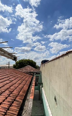 Casa à venda com 200m², 3 quartos e 4 vagas Casa à venda com 200m², 3 quartos e 4 vagasVista - Área de serviço