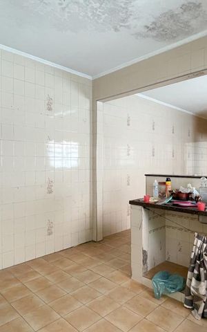 Casa à venda com 200m², 3 quartos e 4 vagas Casa à venda com 200m², 3 quartos e 4 vagasBanheiro Social