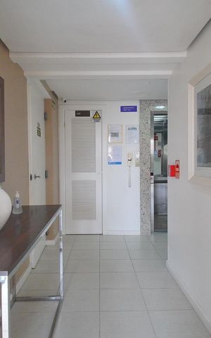 Apartamento à venda com 76m², 2 quartos e 1 vaga Apartamento à venda com 76m², 2 quartos e 1 vagaHall de entrada