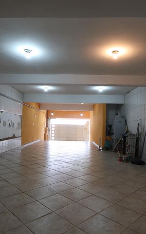 Casa para alugar com 180m², 3 quartos e 8 vagasGaragem