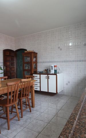 Casa para alugar com 180m², 3 quartos e 8 vagasCozinha