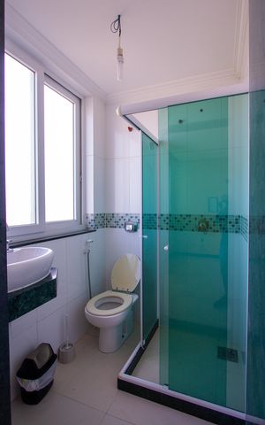 Casa à venda com 500m², 6 quartos e 4 vagas Casa à venda com 500m², 6 quartos e 4 vagasBanheiro da Suíte 4