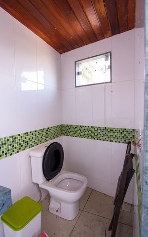 Casa à venda com 500m², 6 quartos e 4 vagas Casa à venda com 500m², 6 quartos e 4 vagasLavabo da piscina