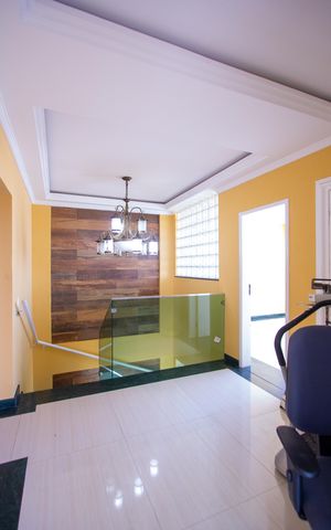 Casa à venda com 500m², 6 quartos e 4 vagas Casa à venda com 500m², 6 quartos e 4 vagasCorredor