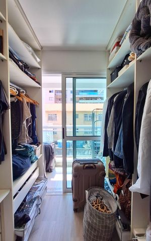 Apartamento à venda com 94m², 3 quartos e 2 vagas Apartamento à venda com 94m², 3 quartos e 2 vagasCloset da suíte