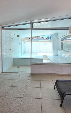 Apartamento à venda com 94m², 3 quartos e 2 vagas Apartamento à venda com 94m², 3 quartos e 2 vagasÁrea comum - Piscina