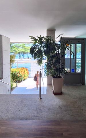 Apartamento à venda com 94m², 3 quartos e 2 vagas Apartamento à venda com 94m², 3 quartos e 2 vagasFachada