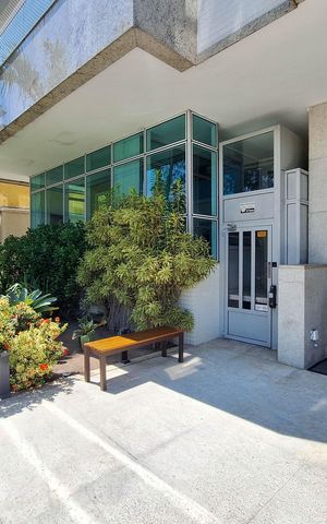 Apartamento à venda com 94m², 3 quartos e 2 vagas Apartamento à venda com 94m², 3 quartos e 2 vagasFachada