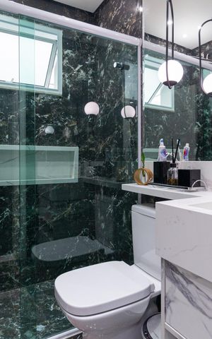 Casa à venda com 300m², 4 quartos e 8 vagas Casa à venda com 300m², 4 quartos e 8 vagasBanheiro 2