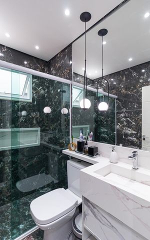 Casa à venda com 300m², 4 quartos e 8 vagas Casa à venda com 300m², 4 quartos e 8 vagasBanheiro 2