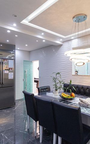 Casa à venda com 300m², 4 quartos e 8 vagas Casa à venda com 300m², 4 quartos e 8 vagasCozinha