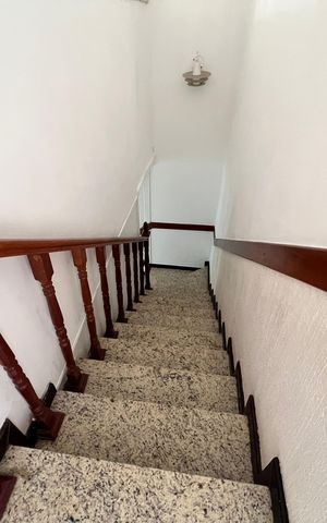 Casa de condomínio à venda com 254m², 4 quartos e 3 vagas Casa de condomínio à venda com 254m², 4 quartos e 3 vagasEscada Segundo Andar