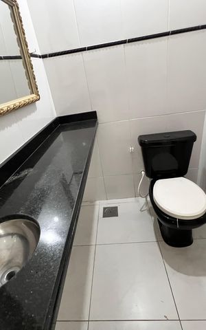 Casa de condomínio à venda com 254m², 4 quartos e 3 vagas Casa de condomínio à venda com 254m², 4 quartos e 3 vagasLavabo
