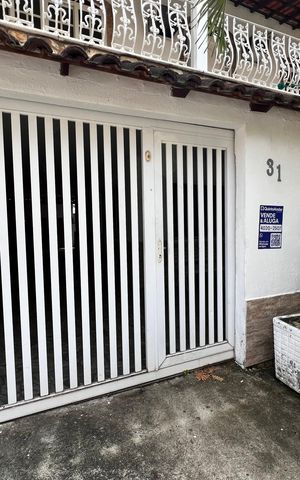 Casa de condomínio à venda com 254m², 4 quartos e 3 vagas Casa de condomínio à venda com 254m², 4 quartos e 3 vagasFachada