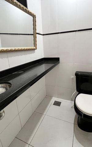 Casa de condomínio à venda com 254m², 4 quartos e 3 vagas Casa de condomínio à venda com 254m², 4 quartos e 3 vagasLavabo