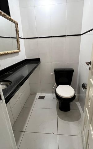 Casa de condomínio à venda com 254m², 4 quartos e 3 vagas Casa de condomínio à venda com 254m², 4 quartos e 3 vagasLavabo