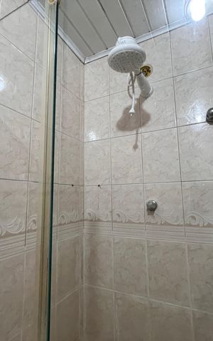 Casa de condomínio à venda com 254m², 4 quartos e 3 vagas Casa de condomínio à venda com 254m², 4 quartos e 3 vagasBanheiro Social