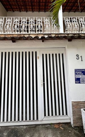 Casa de condomínio à venda com 254m², 4 quartos e 3 vagas Casa de condomínio à venda com 254m², 4 quartos e 3 vagasPlaca