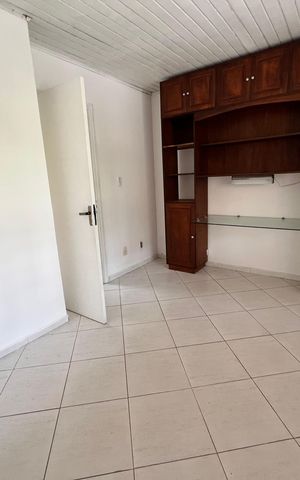 Casa de condomínio à venda com 254m², 4 quartos e 3 vagas Casa de condomínio à venda com 254m², 4 quartos e 3 vagasQuarto 03