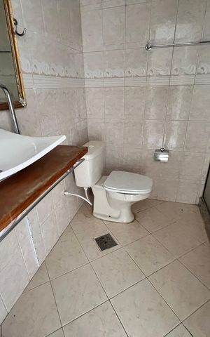 Casa de condomínio à venda com 254m², 4 quartos e 3 vagas Casa de condomínio à venda com 254m², 4 quartos e 3 vagasBanheiro Social