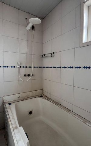 Casa de condomínio à venda com 254m², 4 quartos e 3 vagas Casa de condomínio à venda com 254m², 4 quartos e 3 vagasBanheiro Suite