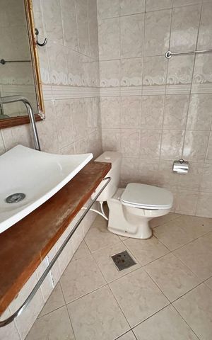 Casa de condomínio à venda com 254m², 4 quartos e 3 vagas Casa de condomínio à venda com 254m², 4 quartos e 3 vagasBanheiro Social