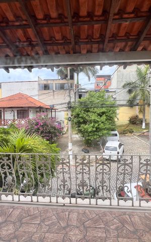 Casa de condomínio à venda com 254m², 4 quartos e 3 vagas Casa de condomínio à venda com 254m², 4 quartos e 3 vagasVaranda