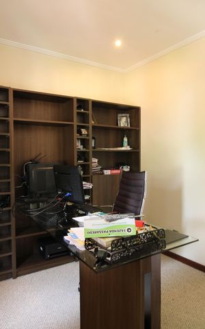 Casa de condomínio à venda com 428m², 4 quartos e 4 vagasQuarto 4 - Escritório da Suíte