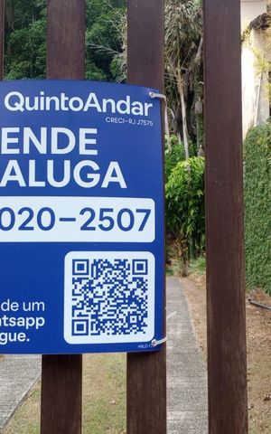 Casa de condomínio à venda com 428m², 4 quartos e 4 vagas Casa de condomínio à venda com 428m², 4 quartos e 4 vagasPlaca Quinto Andar