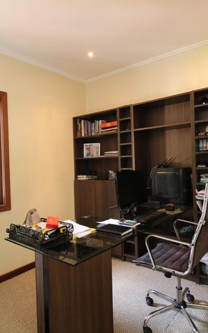 Casa de condomínio à venda com 428m², 4 quartos e 4 vagasQuarto 4 - Escritório da Suíte