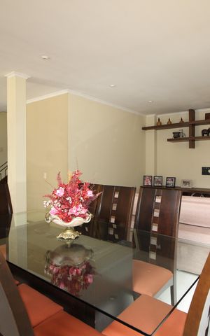 Casa de condomínio à venda com 428m², 4 quartos e 4 vagasSala 2