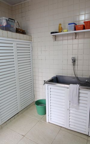 Casa de condomínio à venda com 428m², 4 quartos e 4 vagasÁrea de Serviço