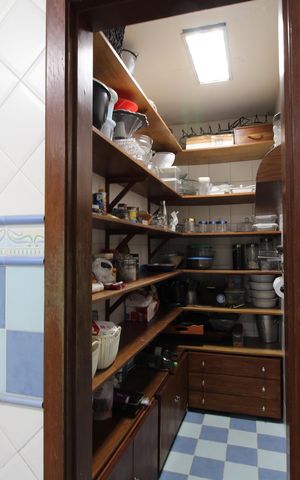 Casa de condomínio à venda com 428m², 4 quartos e 4 vagasCozinha - Despensa