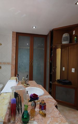 Casa de condomínio à venda com 428m², 4 quartos e 4 vagasQuarto 4 - Banheiro da Suíte