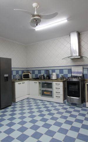 Casa de condomínio à venda com 428m², 4 quartos e 4 vagasCozinha
