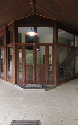 Casa de condomínio à venda com 428m², 4 quartos e 4 vagasVaranda