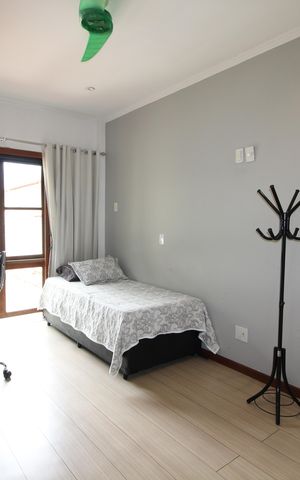 Casa de condomínio à venda com 428m², 4 quartos e 4 vagasQuarto 2