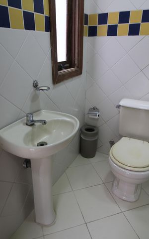 Casa de condomínio à venda com 428m², 4 quartos e 4 vagasBanheiro Social 2