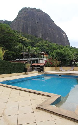 Casa de condomínio à venda com 428m², 4 quartos e 4 vagasPiscina