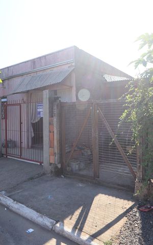Casa à venda com 467m², 10 quartos e 1 vagaFachada