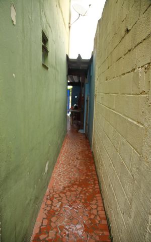 Casa à venda com 300m², 2 quartos e 2 vagasÁrea de Serviço/Quintal