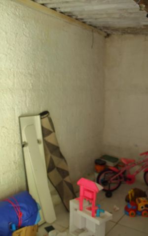 Casa à venda com 300m², 2 quartos e 2 vagasDepósito/Serviço